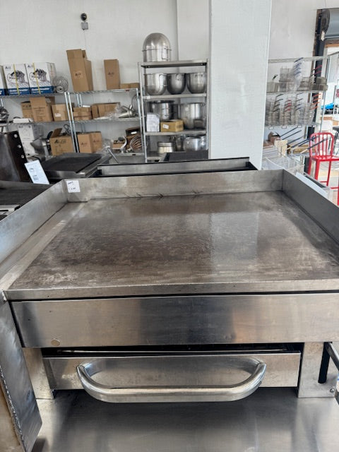 Reconditioned/Used: Southbend, SSB-36, Gas Broiler/Griddle